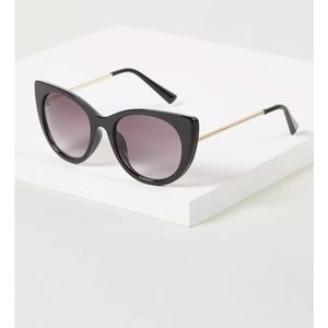 BLACK CATEYE SUNGLASSES
